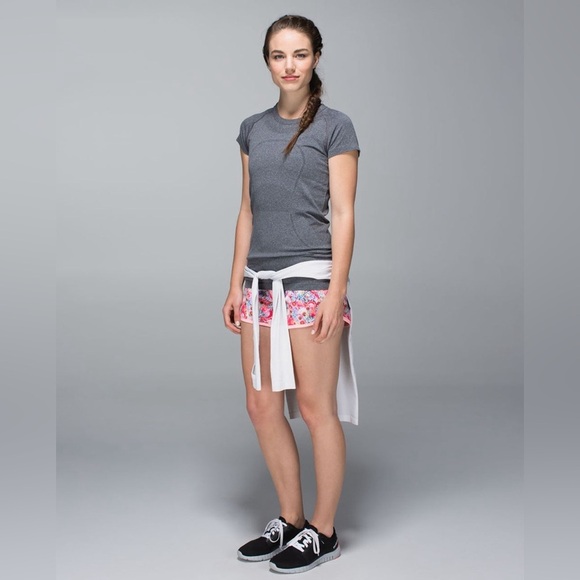 Lululemon Run: Speed Short *2-way Stretch size 4 - Picture 3 of 8